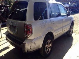 2006 HONDA PILOT, SILVER, EX MODEL, 3.5L, AT, FWD.  A25195
